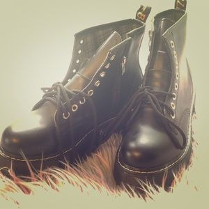 Combat boots never ever worn